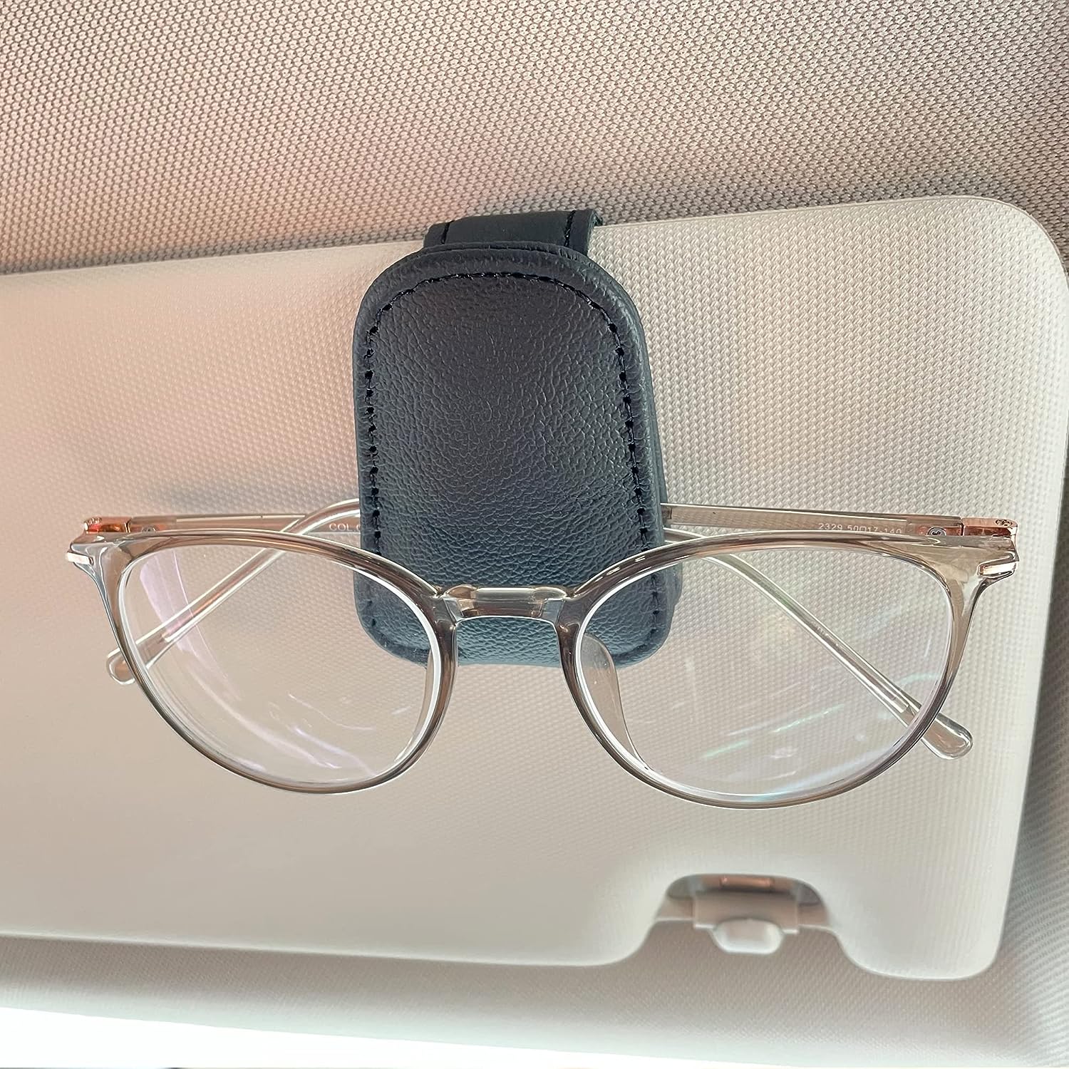 Sun Visor Glasses Clip PU Leather Eyeglasses Holder, Color Black - SHARGGE